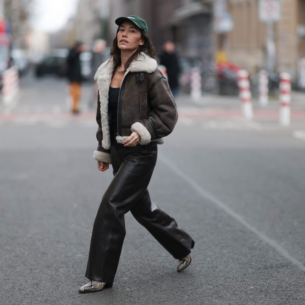 Πώς θα φορέσεις το δερμάτινο παντελόνι: 10 looks που αποδεικνύουν ότι είναι η must επιλογή για τα χειμερινά σου outfits