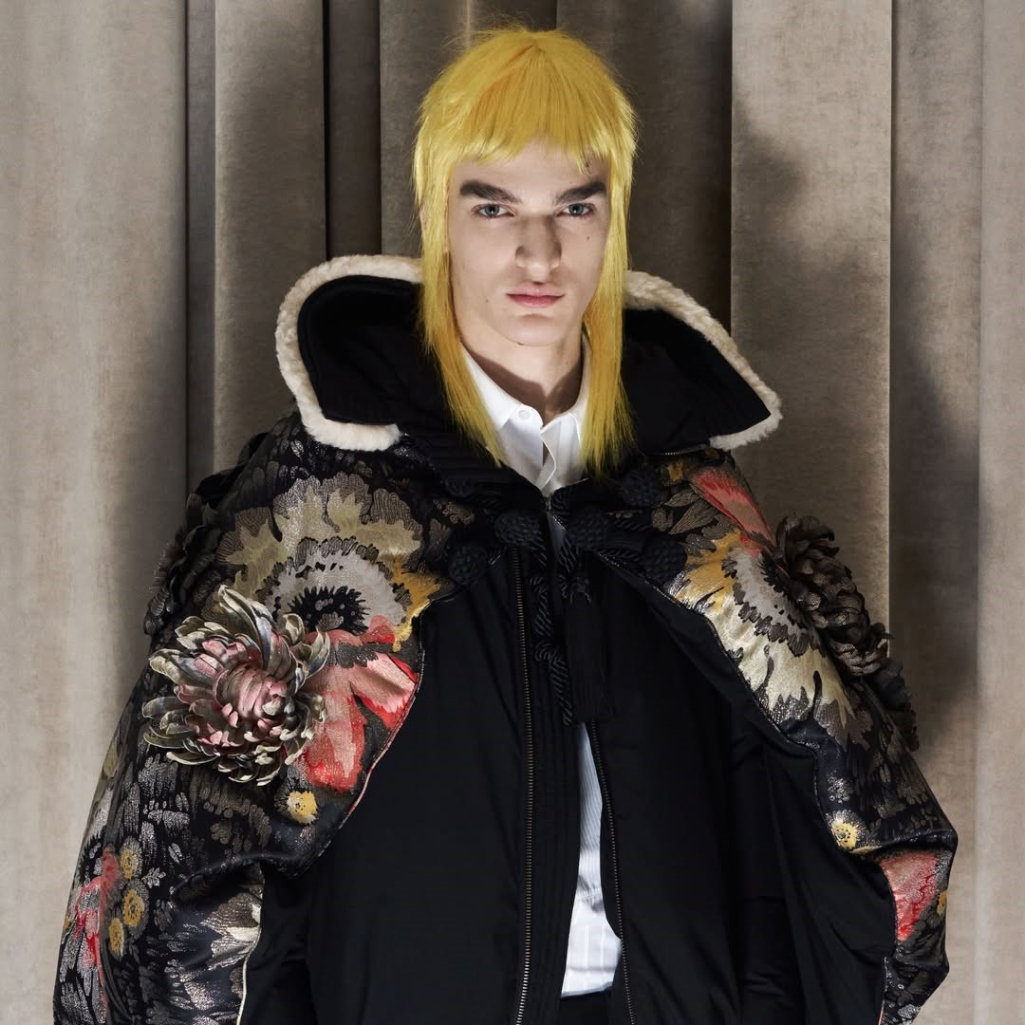 H ανδρική συλλογή του οίκου Dior είναι ένας ύμνος στη σύγχρονη αριστοκρατία, όπως ο Jonathan Anderson την ορίζει