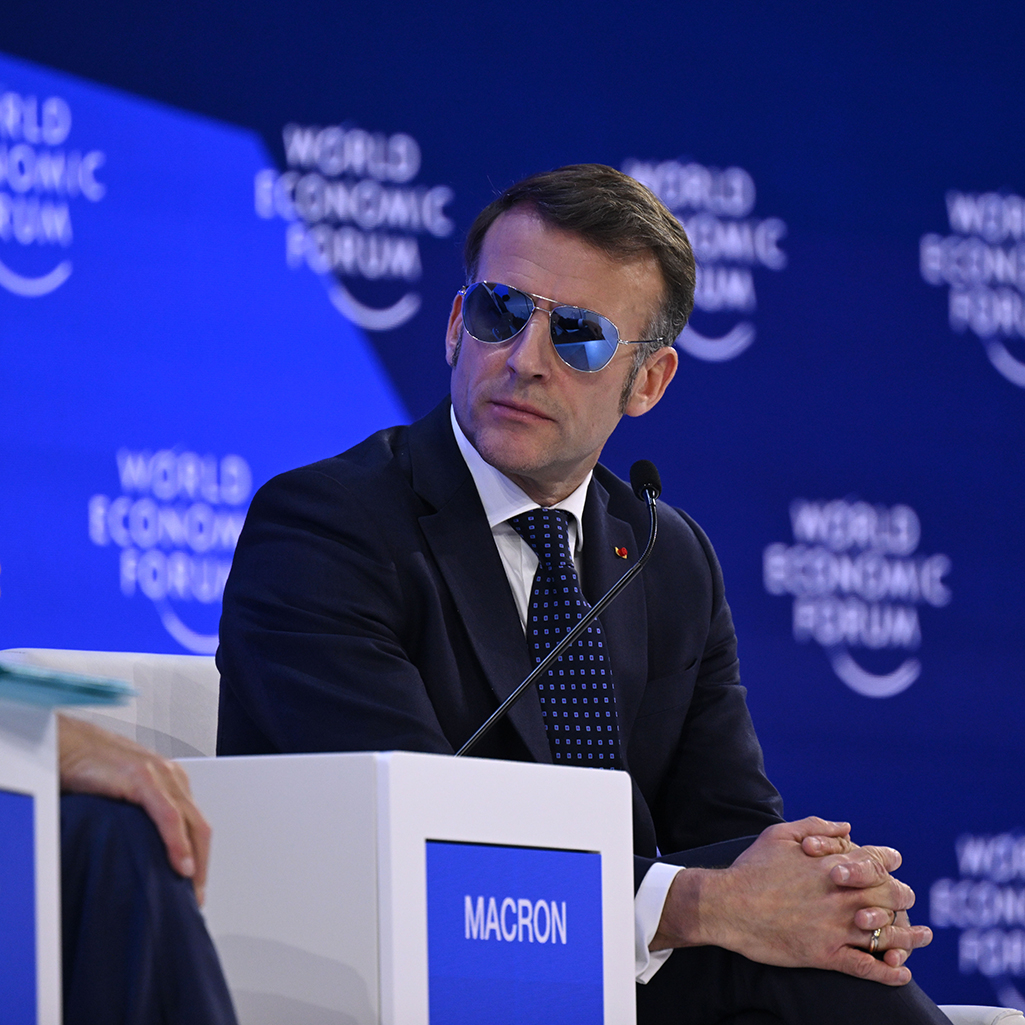 Τα «Top Gun» γυαλιά του Εμανουέλ Μακρόν εκτοξεύουν τη μετοχή της iVision Tech και γίνονται παγκοσμίως viral