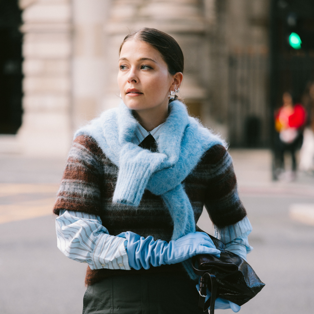 Το διαχρονικό αξεσουάρ που έρχεται άκρως ανανεωμένο αυτόν τον χειμώνα και θα δώσει σε κάθε look εκλεπτυσμένα vibes