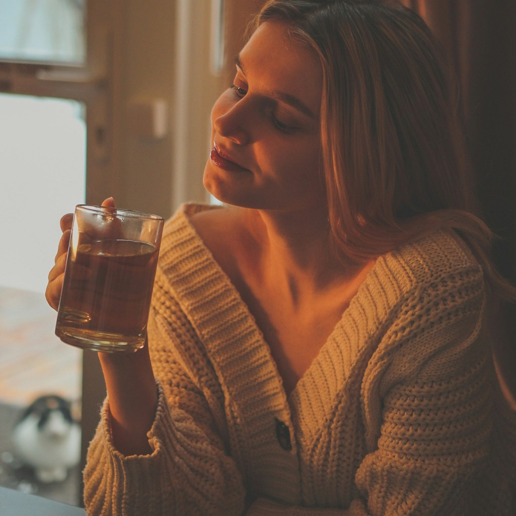 4 ροφήματα που μειώνουν το άγχος και σε χαλαρώνουν