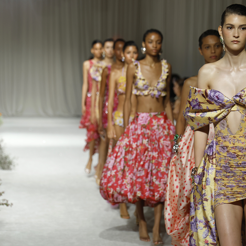 Εβδομάδα Μόδας Νέας Υόρκης: Το πολυαναμενόμενο ντεμπούτο της Rachel Scott με την Proenza Schouler και όσα δεν πρέπει να χάσεις