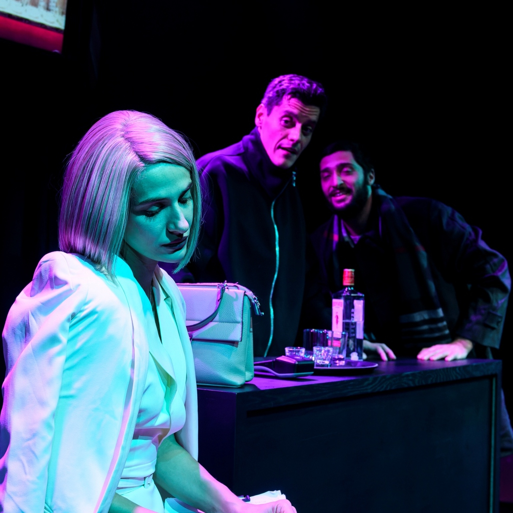 Είδα την παράσταση, που περιγράφει την κοινωνία μας με τον πιο ρεαλιστικό τρόπο - Είσαι έτοιμος να τα βάλεις με τον εαυτό σου;