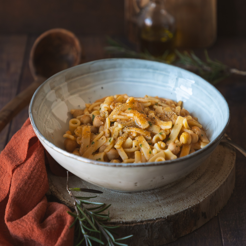 Ακαταμάχητη μακαρονάδα με ρεβίθια