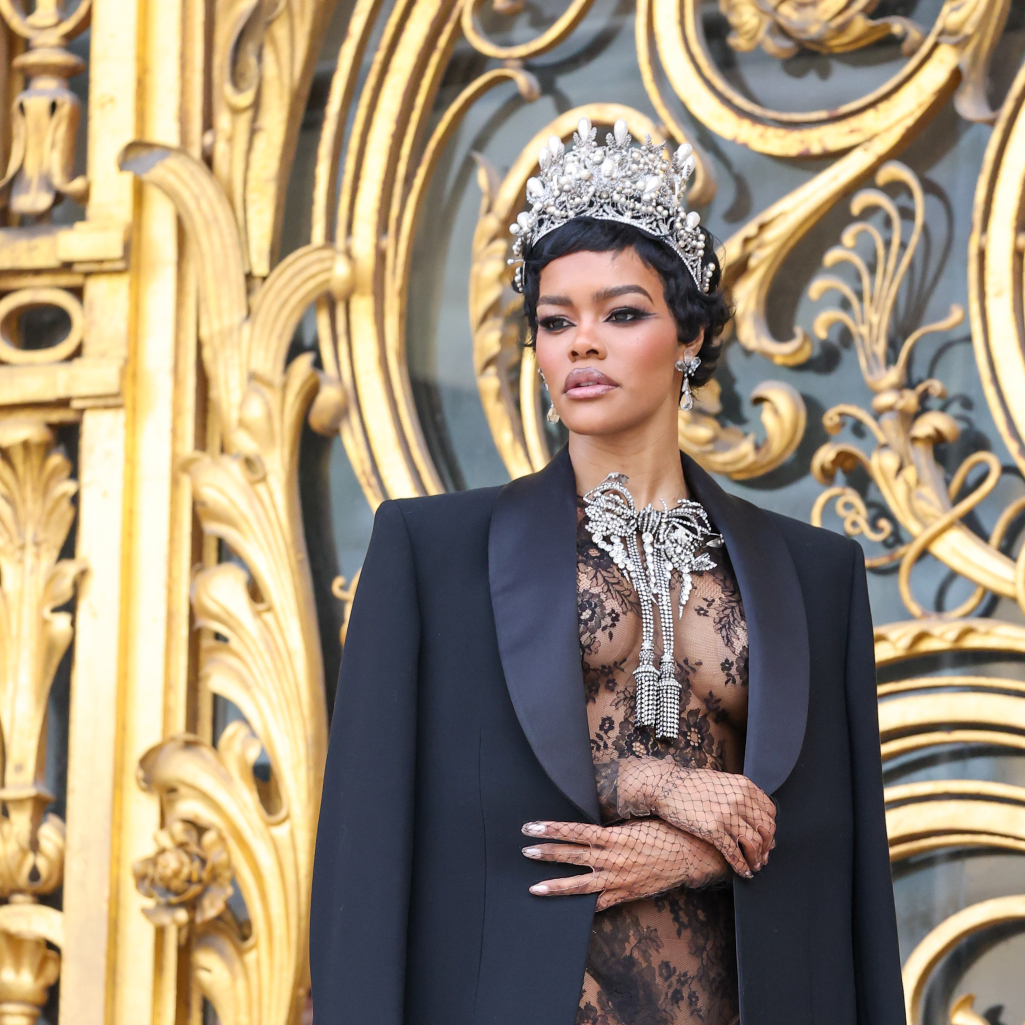 Schiaparelli: Το εντυπωσιακό haute couture show του οίκου και οι δημιουργίες που θυμίζουν έργα τέχνης