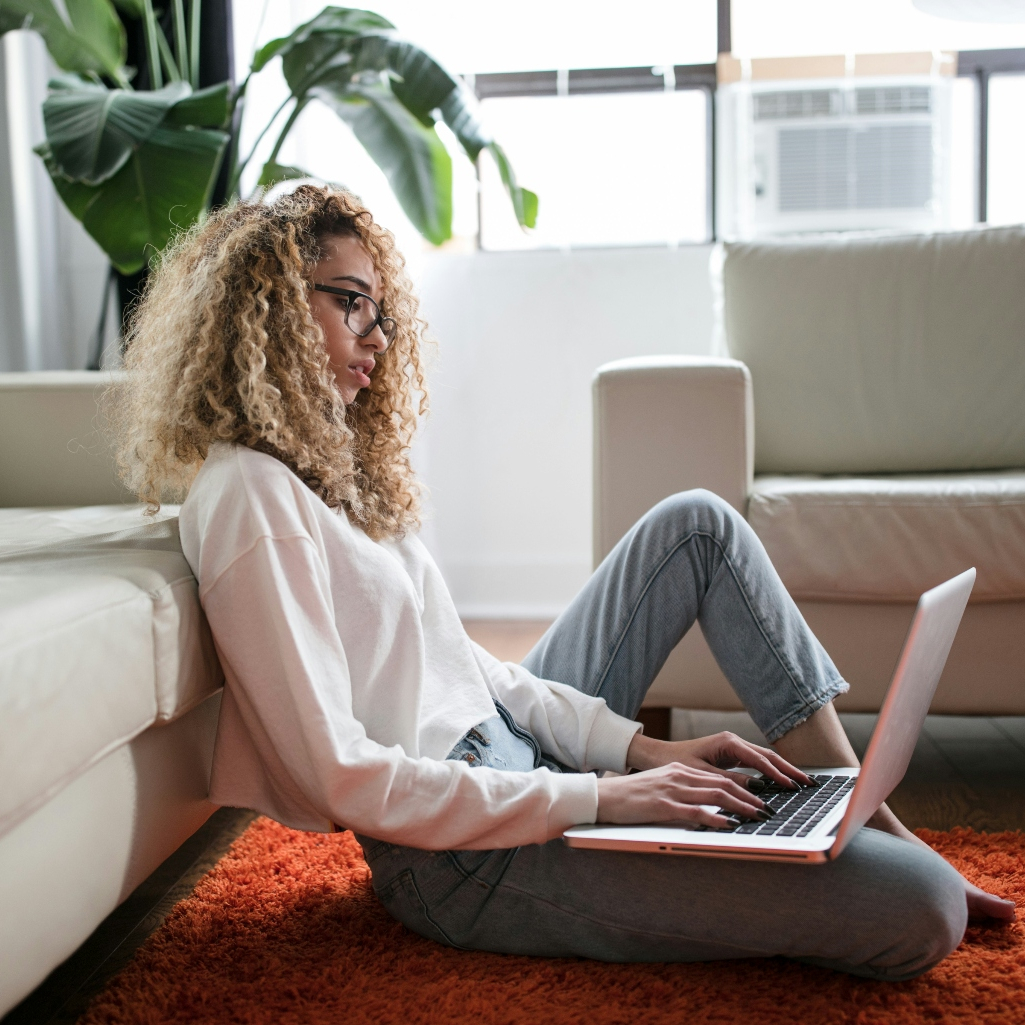 Όσοι είναι single τείνουν να δουλεύουν τις Κυριακές. Γιατί αυτό είναι ανησυχητικό;