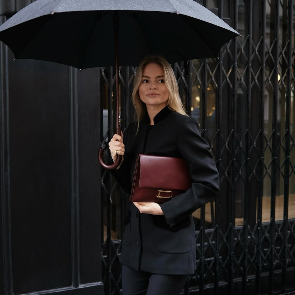 Ο οίκος Bottega Veneta κυκλοφορεί τσάντες για την ημέρα των ερωτευμένων – και ξέρουμε τι δώρο θέλουμε