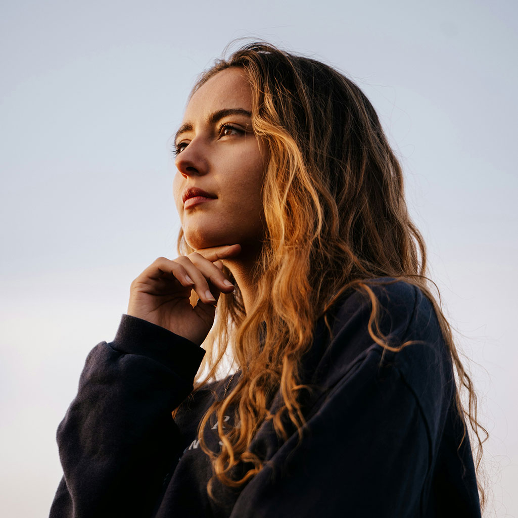 Γυναίκα σκέφτεται