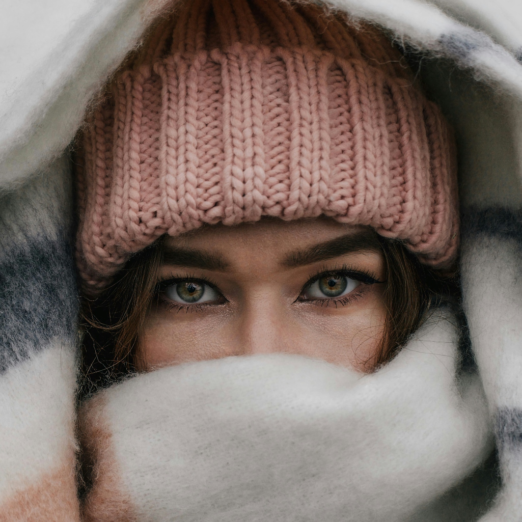 3 ζώδια που μαραζώνουν με τον μουντό καιρό - Η ψυχολογία τους μπαίνει στον “πάγο”