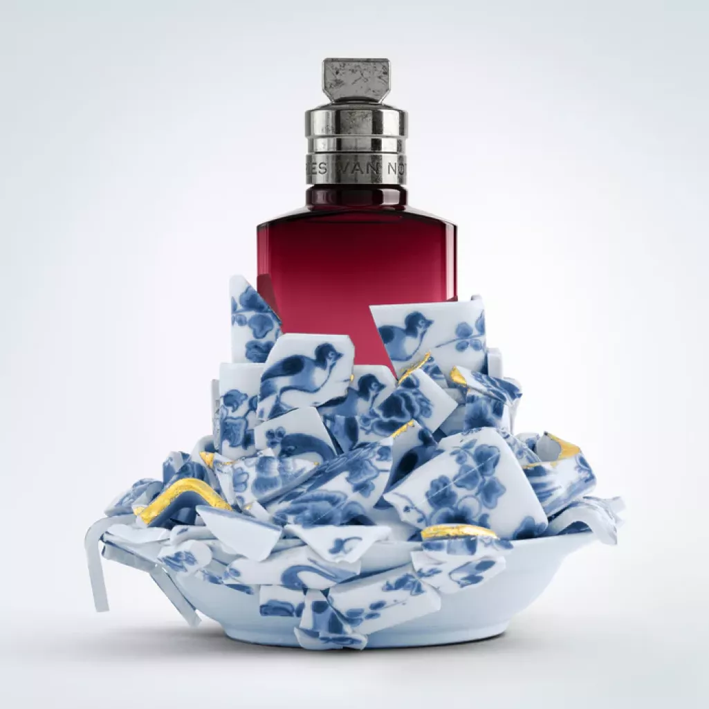 Ο Dries Van Noten μεταμορφώνει το άρωμά του σε κεραμικό έργο τέχνης – και το θέλουμε για τη συλλογή μας