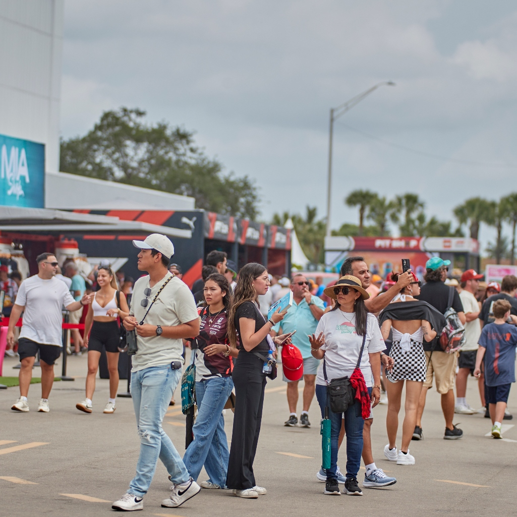 F1 - Γιατί αυξάνεται συνεχώς το γυναικείο κοινό