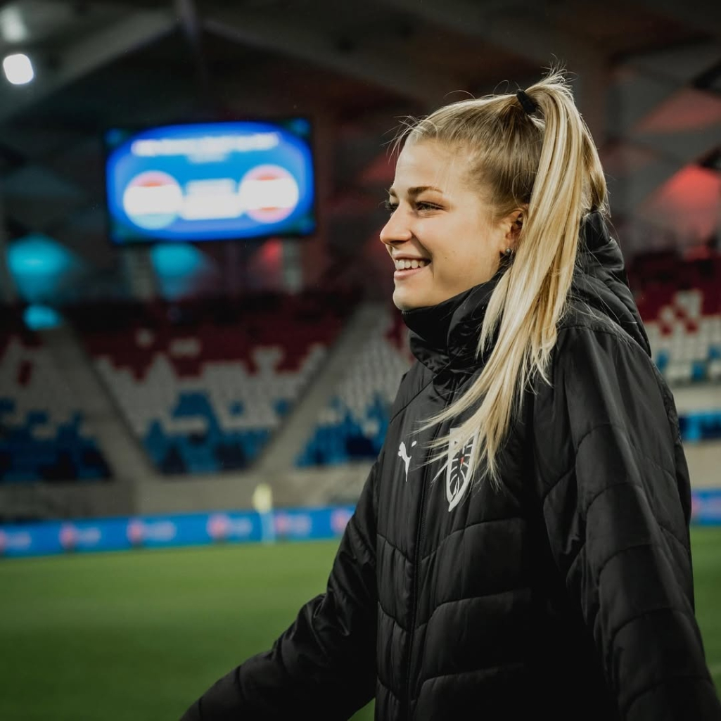 Ποδόσφαιρο γυναικών: Όταν συνέλαβαν τον κακοποιητή της Μαρί Χόμπινγκερ στις εξέδρες της Λίβερπουλ