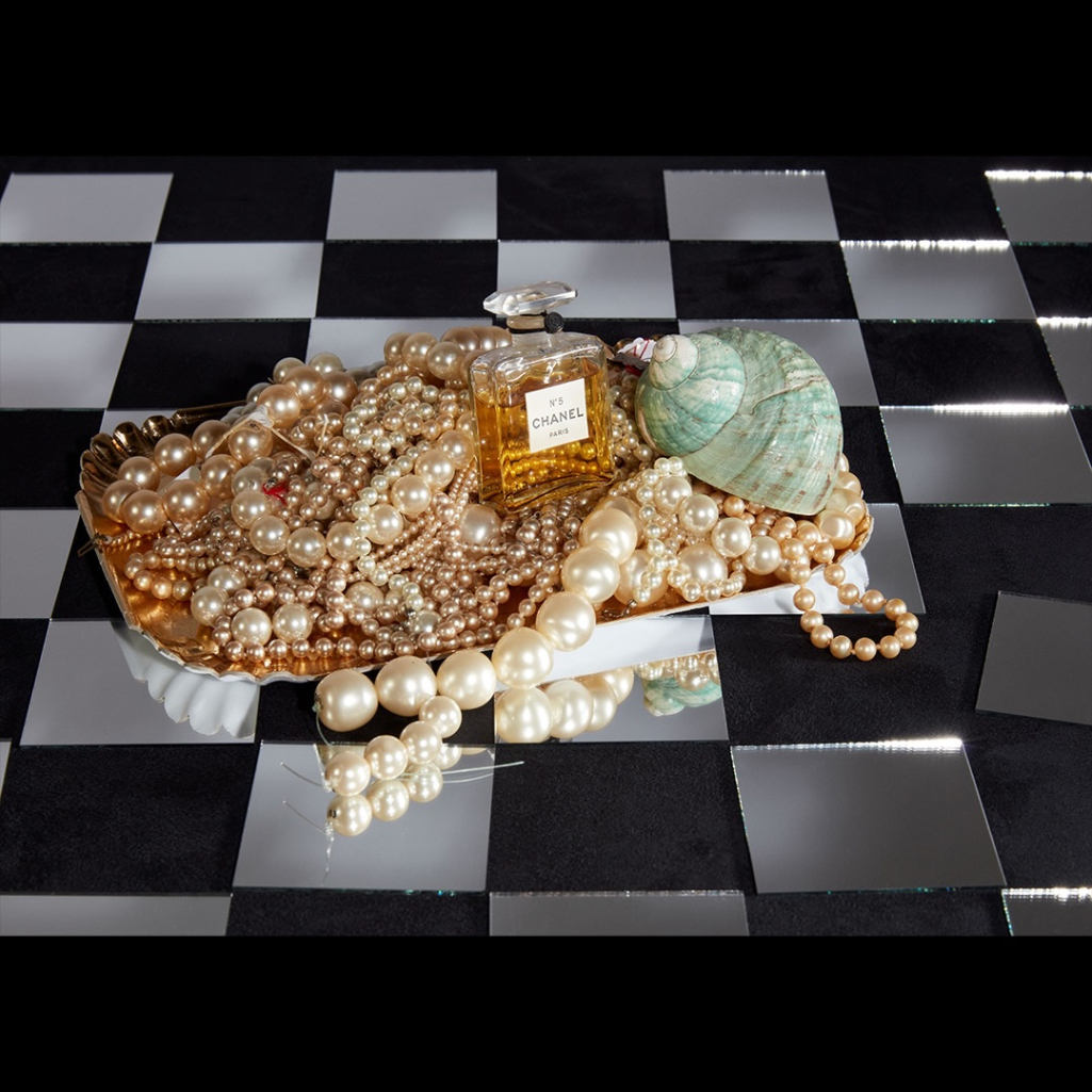 Όταν μόδα τέχνη και ιστορία γίνονται ένα: Μια φωτογραφική έκθεση του Roe Ethridge αποκαλύπτει το σύμπαν της Gabrielle Chanel