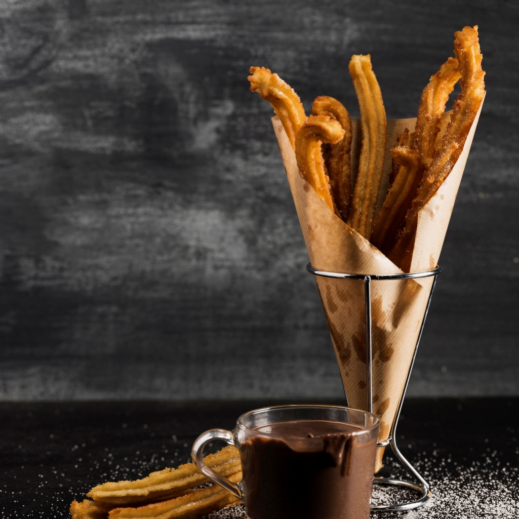 Churros με σάλτσα από ακατέργαστη ζάχαρη: Η Ισπανία στο πιάτο σου