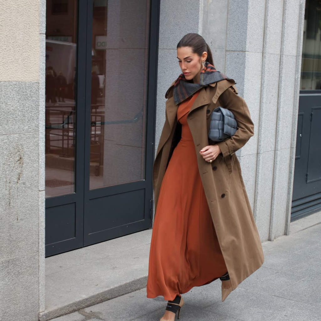 Το φόρεμα – σύμβολο των '90s επιστρέφει και ξέρουμε πώς θα το φορέσουν όλα τα It Girls