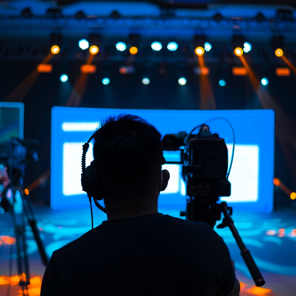 Στο BBC, οι άντρες παρουσιαστές άνω των 60 ετών, είναι τέσσερις φορές περισσότεροι από τις γυναίκες. Ο ηλικιακός ρατσισμός καλά κρατεί