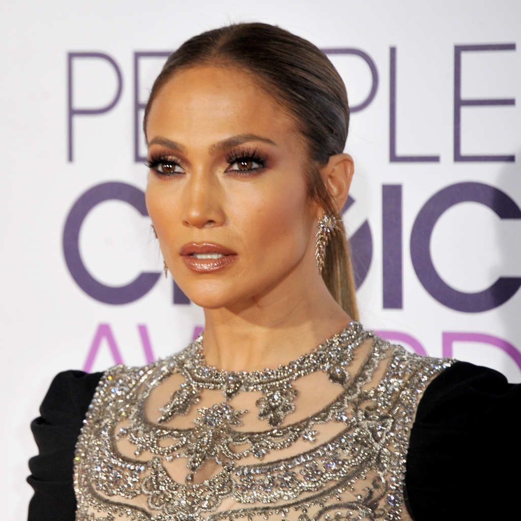 Η Τζένιφερ Λόπεζ πήγε γυμναστήριο και με 3 hot φωτογραφίες μας έπεισε να πάμε και εμείς