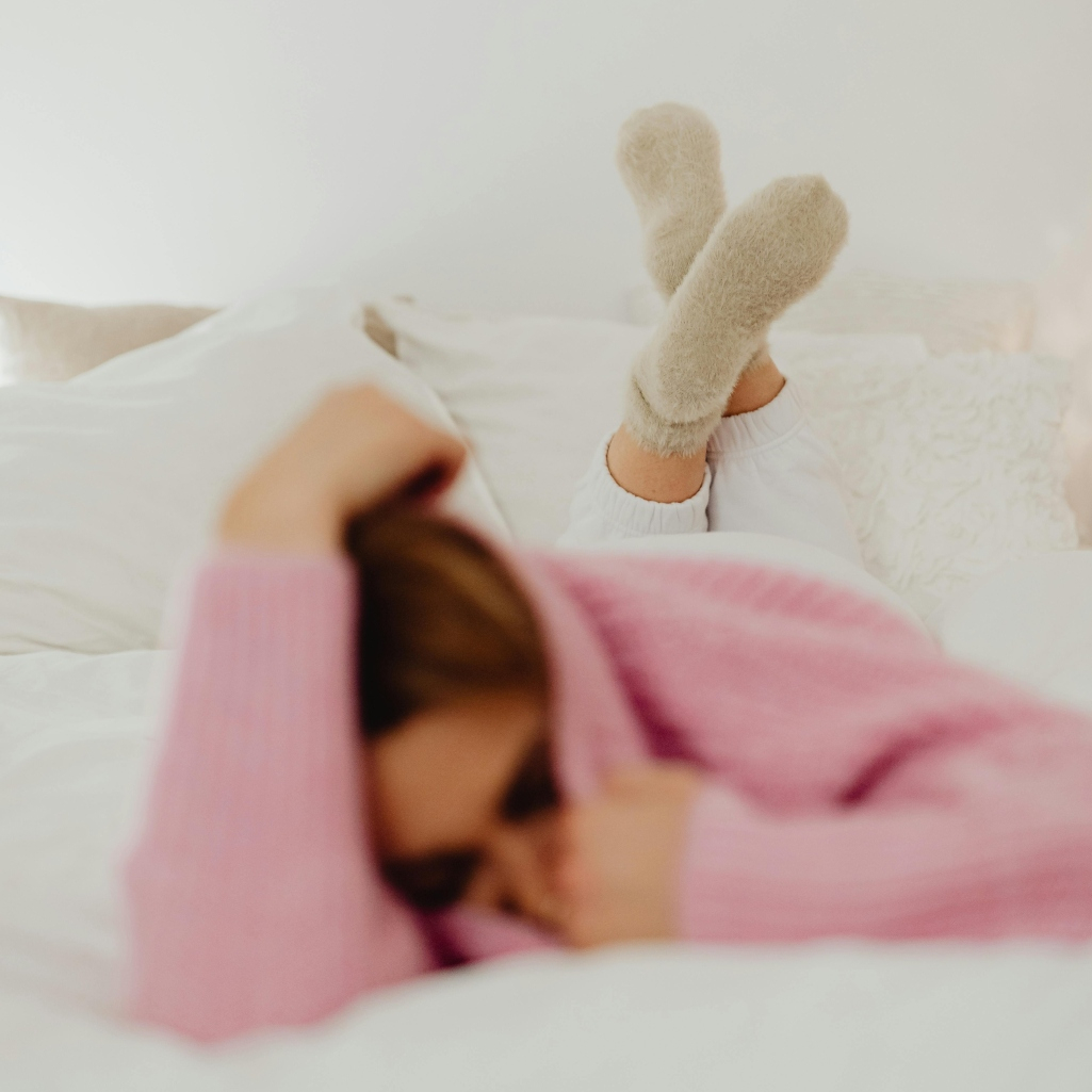 Οι άνθρωποι που κοιμούνται με κάλτσες έχουν 10 σπάνια κοινά χαρακτηριστικά