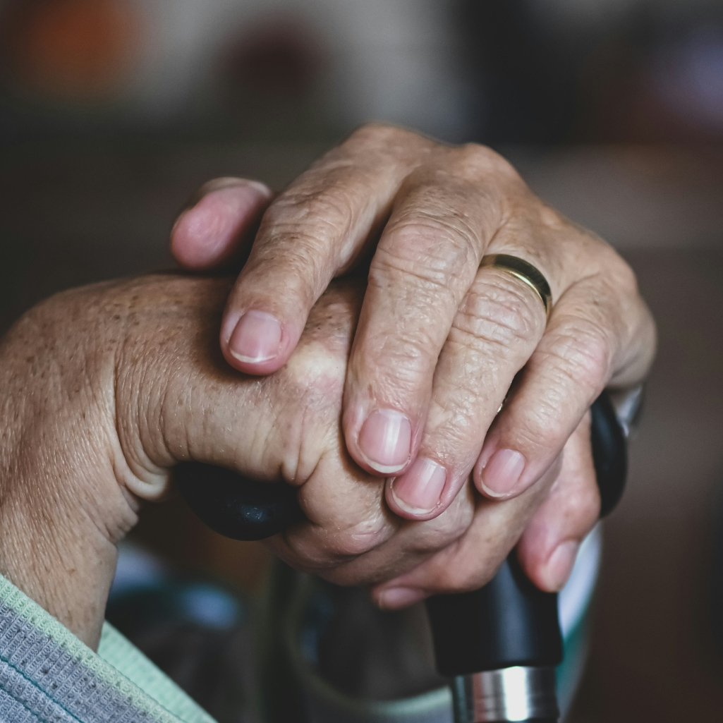 Δημογραφικό «τσουνάμι» στην ΕΕ: Συρρικνώνεται δραματικά ο πληθυσμός σε ηλικία εργασίας, διπλασιάζονται οι 80άρηδες