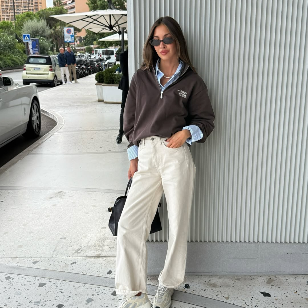 Quarter-zip: Το πιο ευέλικτο item που θα φορέσεις με τα πάντα, θυμίζει κάτι από Chanel και είναι ο ορισμός της cool αισθητικής