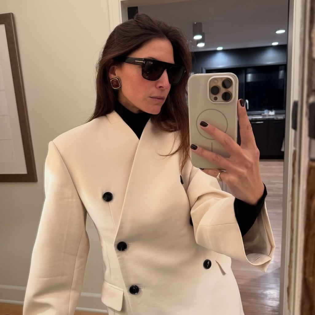 κοντά τετράγωνα νύχια