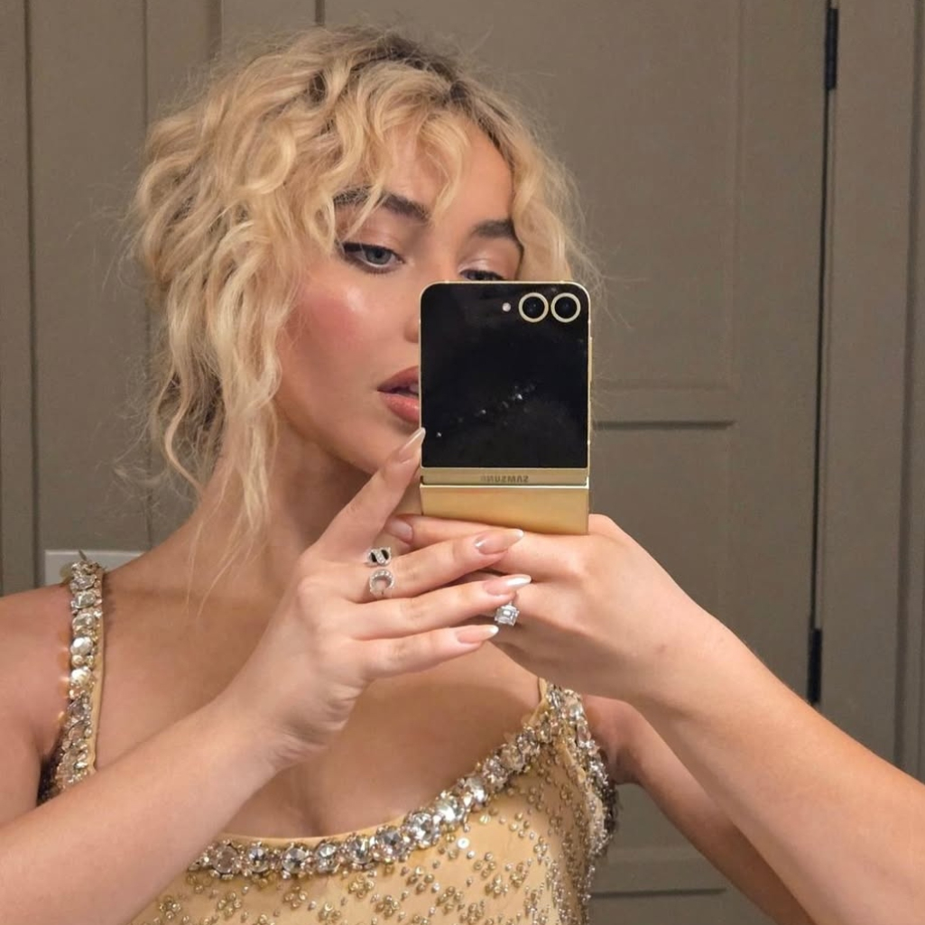 Λευκά νύχια καθρέφτης