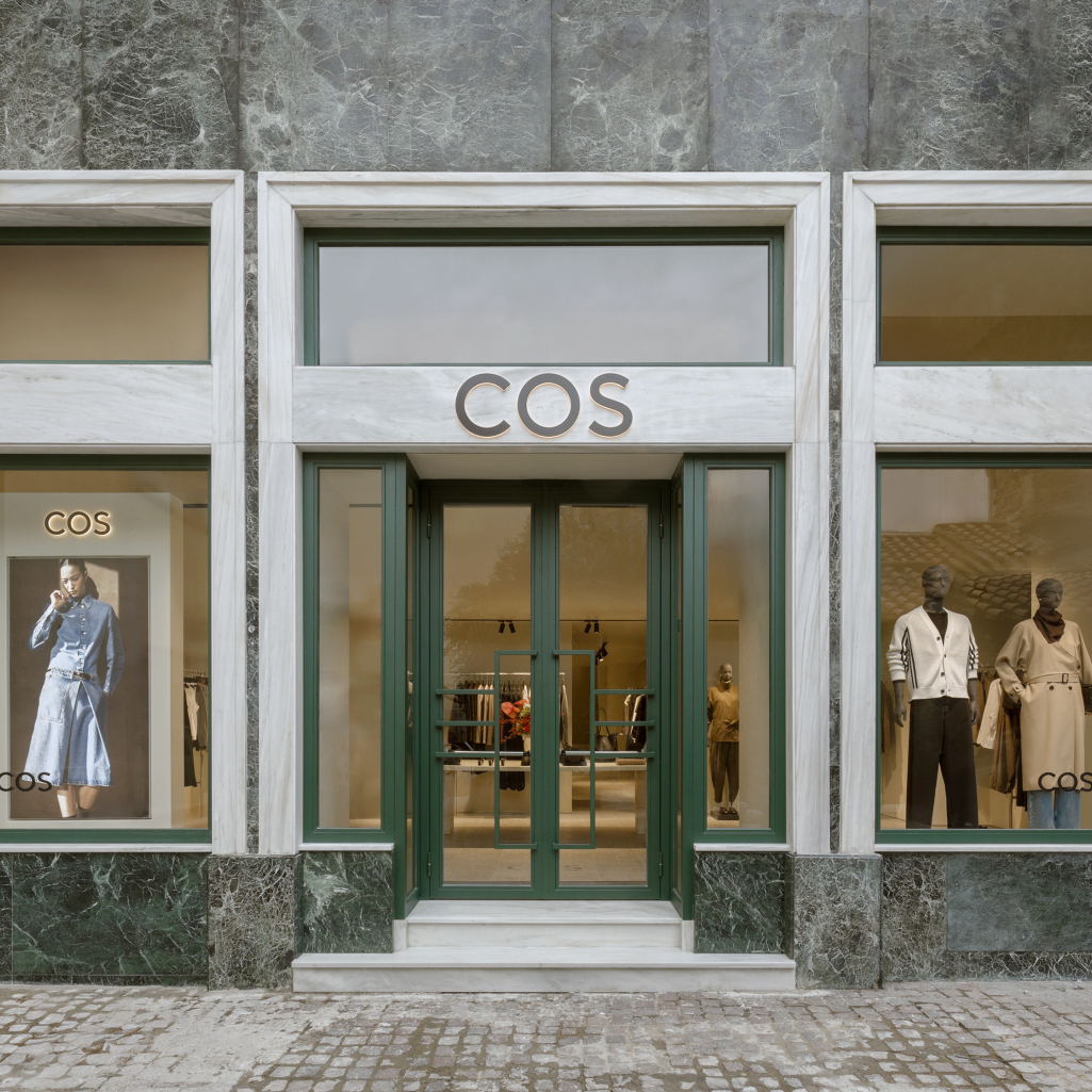H COS ανοίγει νέο κατάστημα στην Ερμού στην Αθήνα και ανακοινώνει νέα τοποθεσία στη Θεσσαλονίκη