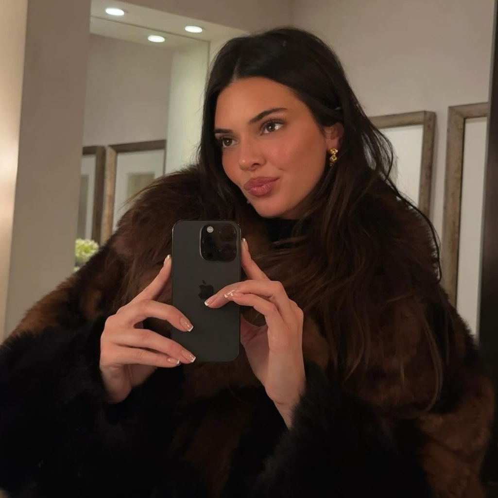 κλασικό γαλλικό μανικιούρ