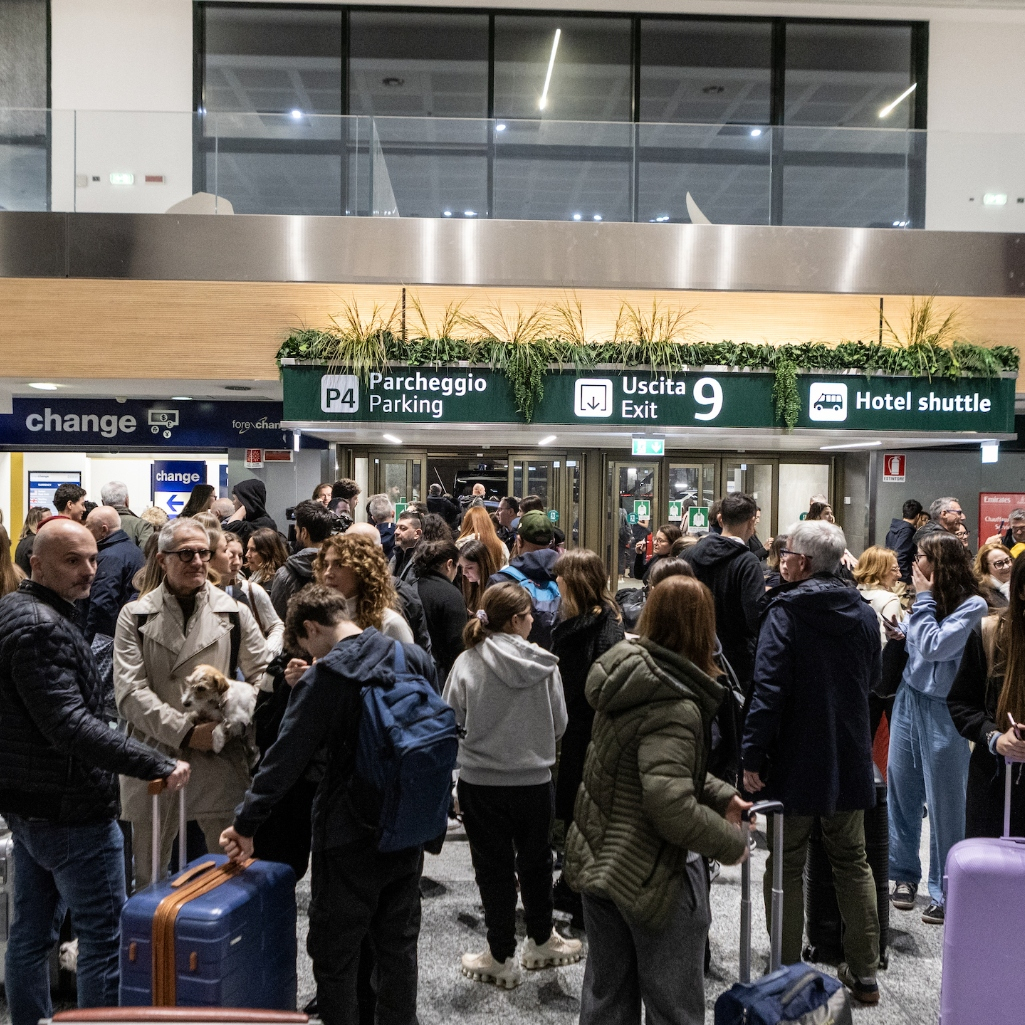 «Είδα φλεγόμενα αντικείμενα να πέφτουν απ' τον ουρανό»: Ελληνίδα στο Ντουμπάι περιγράφει τι έζησε