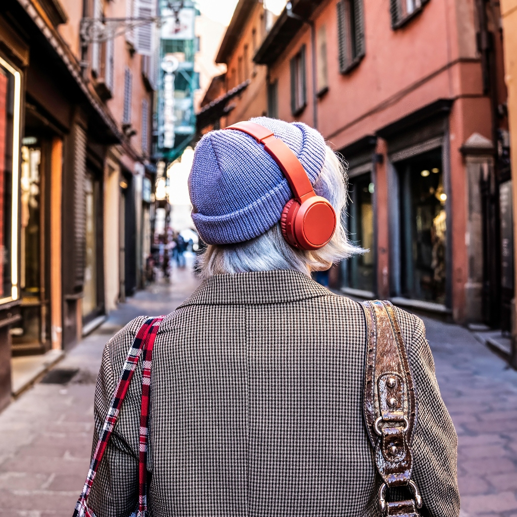 Η Gen Z αποφάσισε πως η νέα τάση είναι να είσαι offline (και εμείς το εγκρίνουμε)