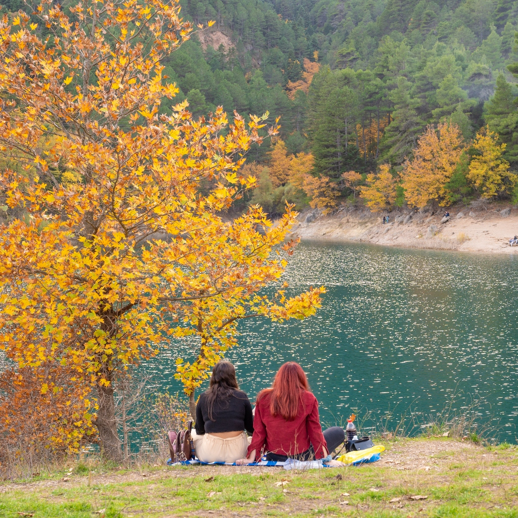 4 λίμνες της Ελλάδας για αποδράσεις την άνοιξη