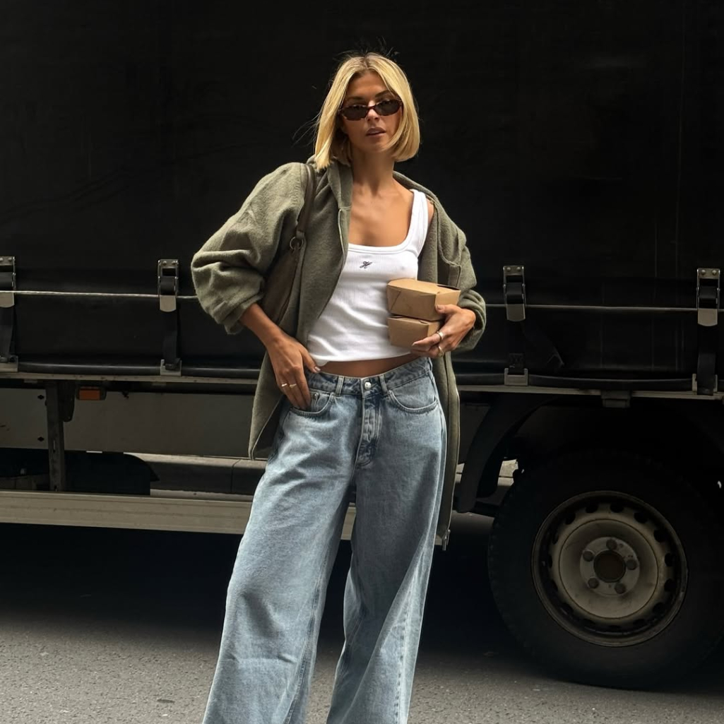 Low rise jean: Πώς να φορέσεις το iconic τζιν των '00s για να δείχνει κομψό και στιλάτο σήμερα