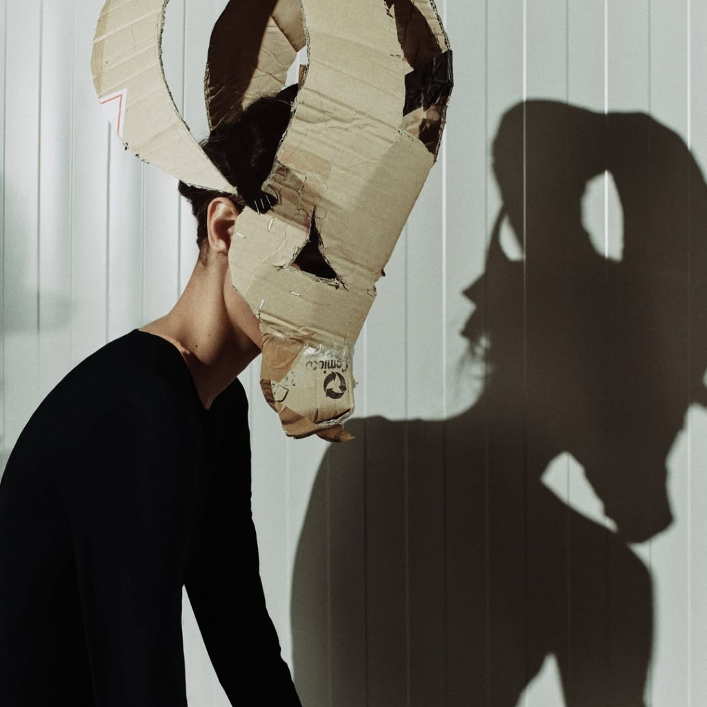 Κυκλοφόρησαν περισσότερες πληροφορίες για τις δωρεάν εκθέσεις του οίκου Maison Margiela και θέλουμε να πετάξουμε ASAP για Σαγκάη