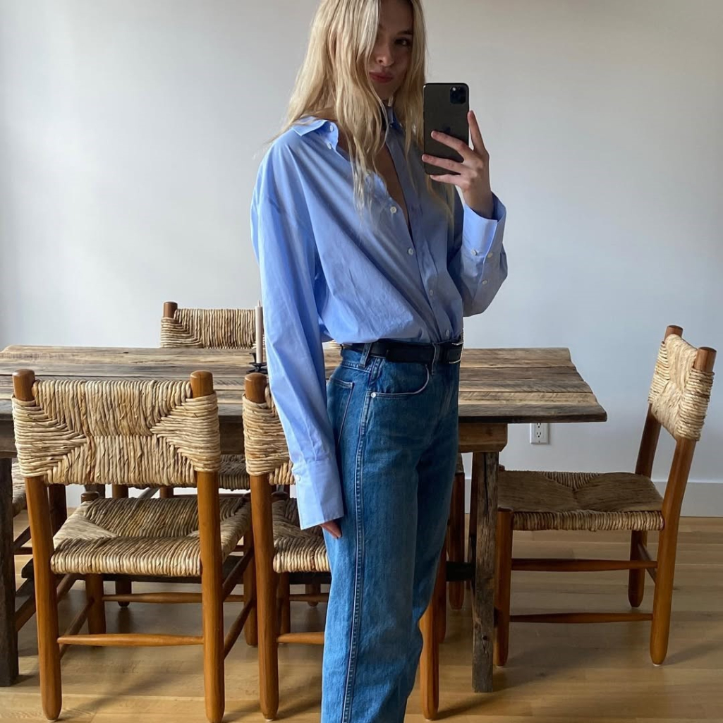 Πώς θα φορέσεις το πουκάμισο σαν fashion icon – Το στιλιστικό τρικ που δεν είχες σκεφτεί ποτέ (και θα έπρεπε)