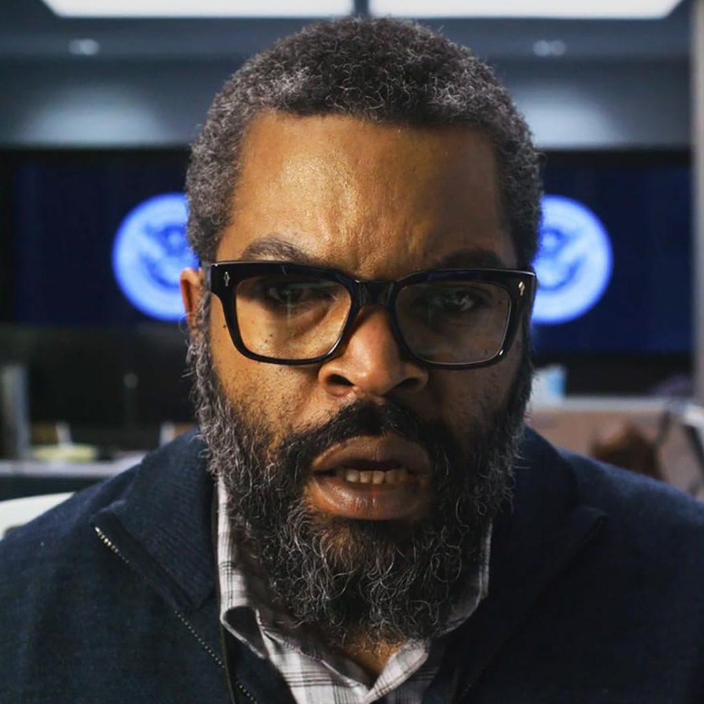 Σάρωσε στα Χρυσά Βατόμουρα η ταινία «War of the Worlds» – Χειρότερος ηθοποιός ο Άις Κιουμπ