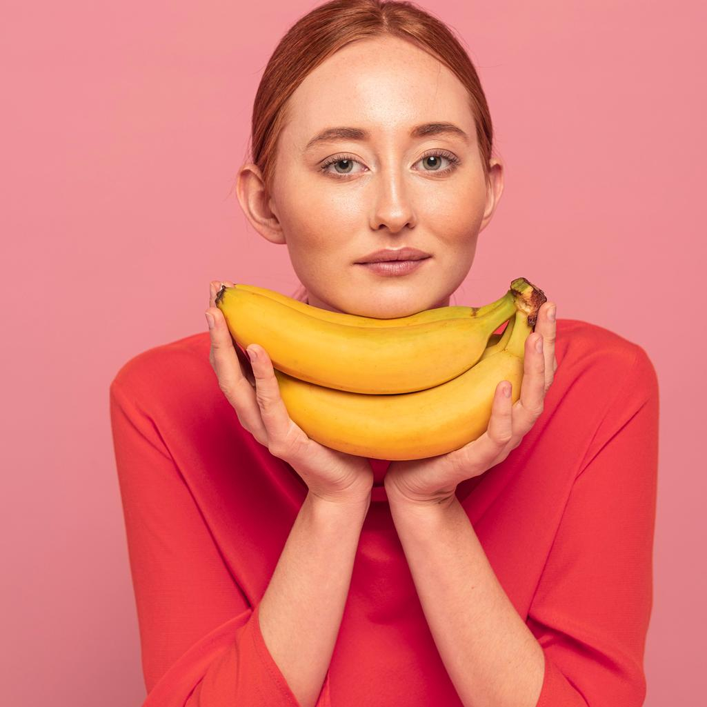 Νιώθεις καούρα αφού φας μια μπανάνα; Οι πιθανοί λόγοι πίσω από το σύμπτωμα