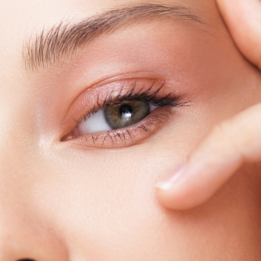 One Flick Wonder Mascara: Αψεγάδιαστο αποτέλεσμα μεγάλης διάρκειας με definition beyond limits