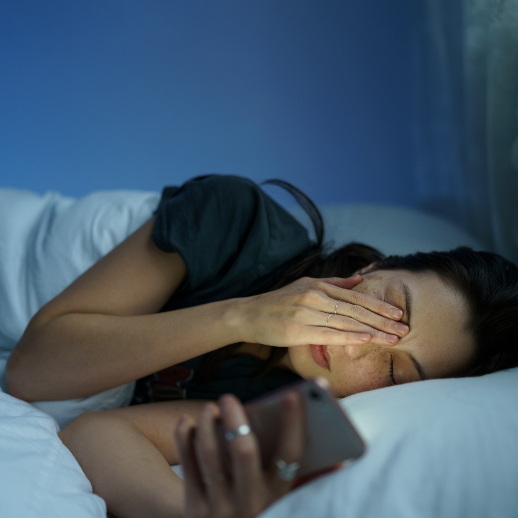 Γιατί δεν μπορείς να κοιμηθείς; Το άγχος που σε κρατάει ξύπνιο (και πώς να το αντιμετωπίσεις)