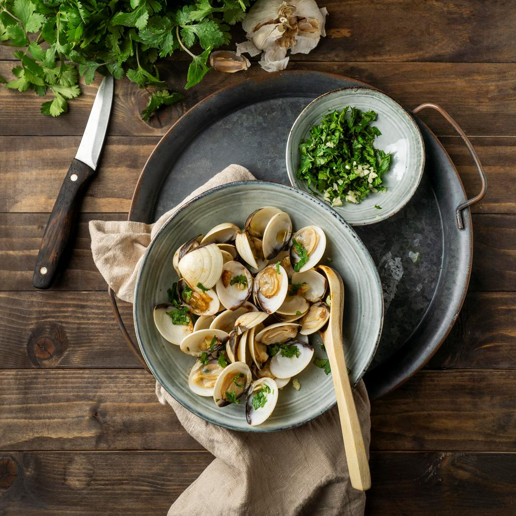 Αχιβάδες (vongole) με πορτοκάλι – Λαχταριστό θαλασσινό πιάτο έτοιμο σε 10 λεπτά