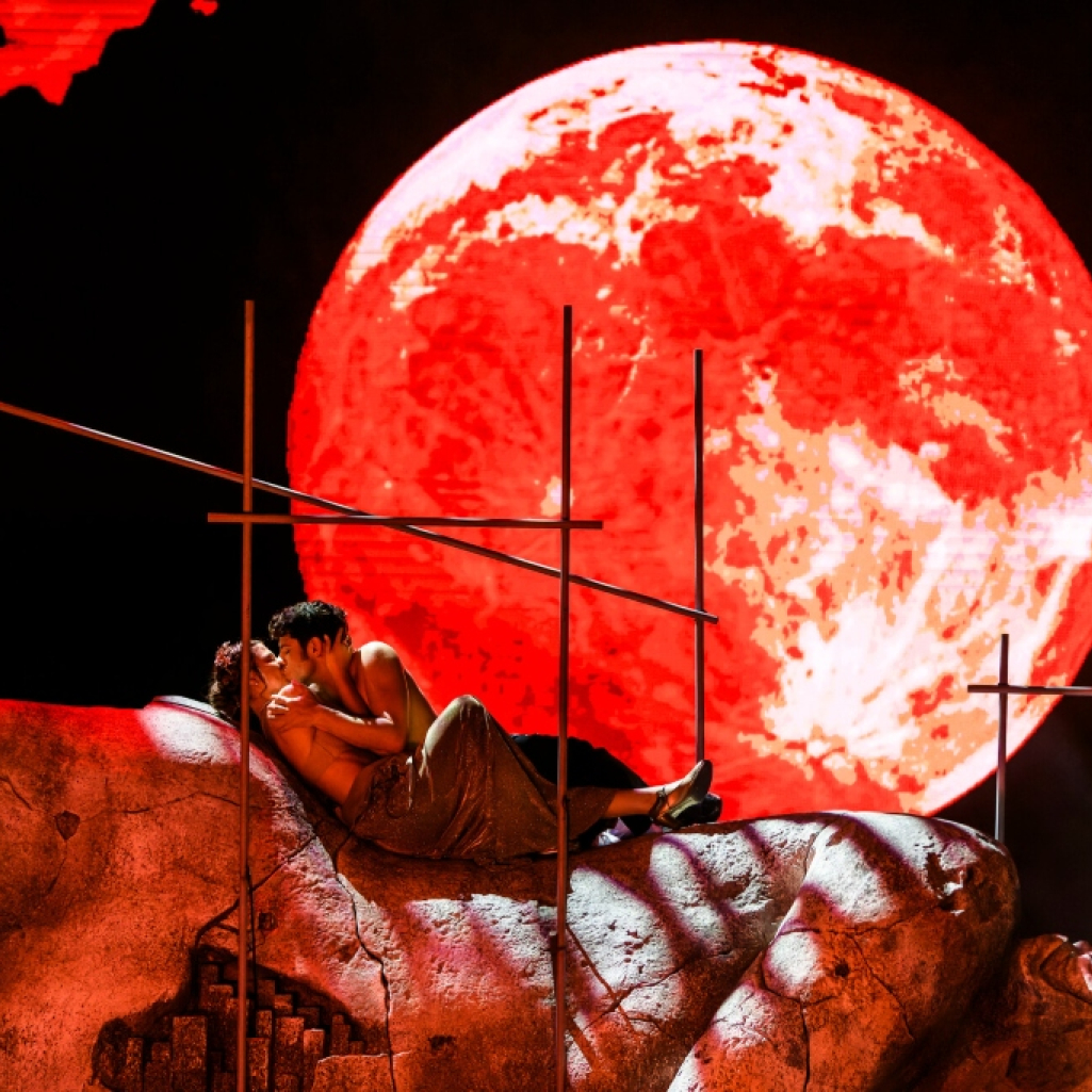 Τελευταίες παραστάσεις για την «Αλεξάνδρεια» του Φωκά Ευαγγελινού στο Θέατρο Παλλάς