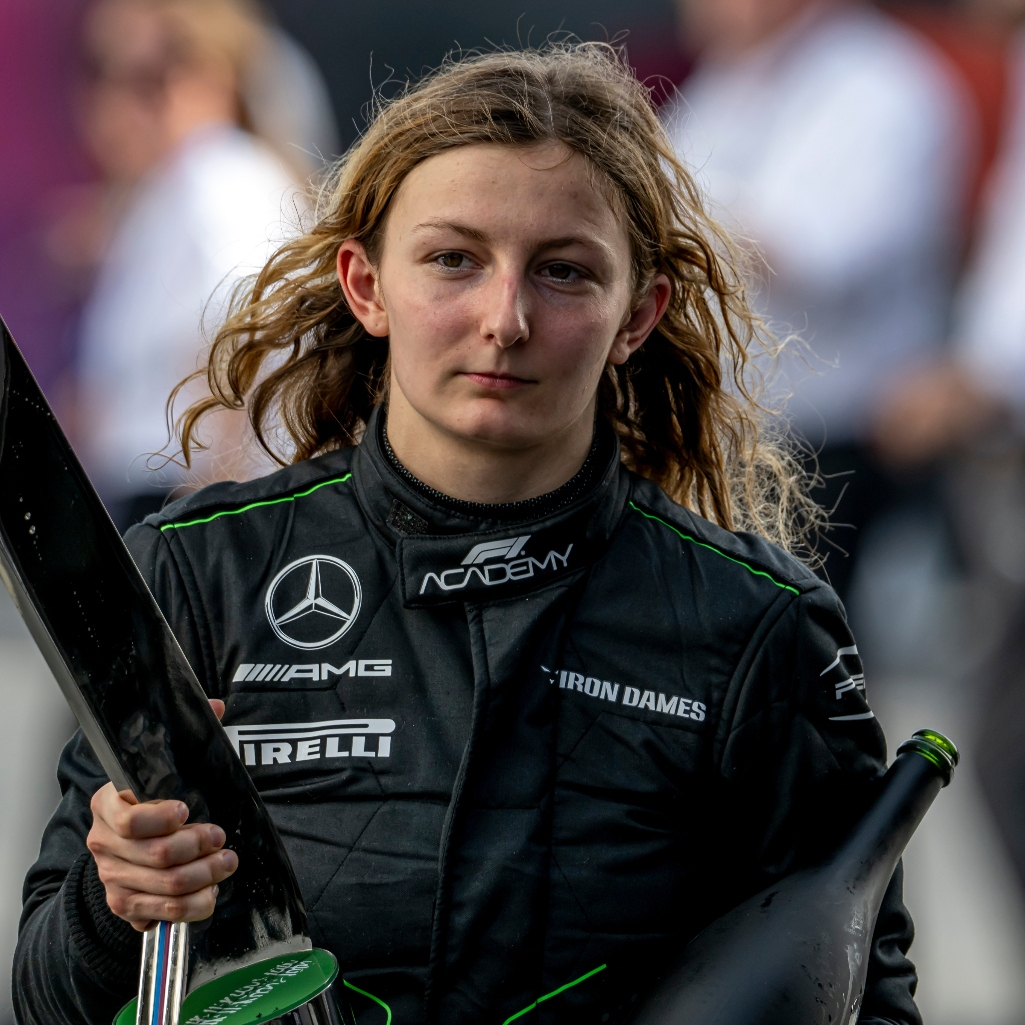 F1: Έγραψε ιστορία η Ντοριάν Πιν – Οδήγησε μονοθέσιο της Mercedes