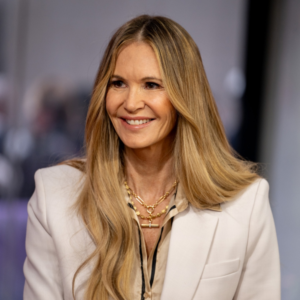 Η Ελ Μακφέρσον ποζάρει στα 62 της με εσώρουχα, χωρίς φίλτρα, και είναι υπέροχη