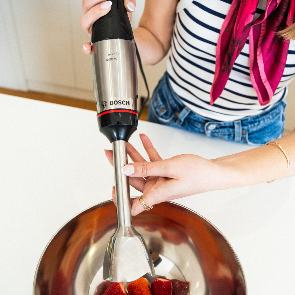 Πώς να φτιάξεις σε χρόνο dt την πιο δροσερή γρανίτα του καλοκαιριού με το Bosch ErgoMaster Hand Blender