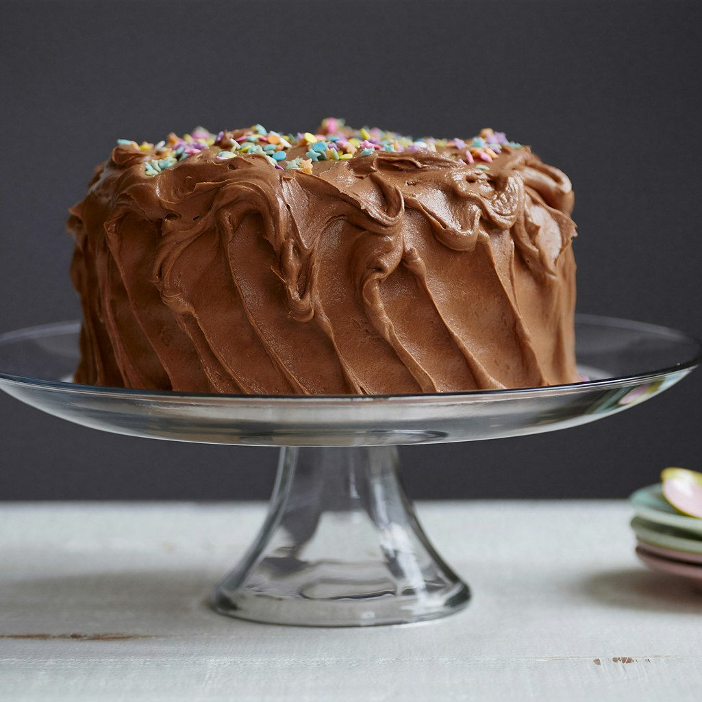 Το ήξερες ότι με μόνο 3 υλικά μπορείς να φτιάξεις την πιο υγιεινή και ελαφριά σοκολατένια τούρτα;