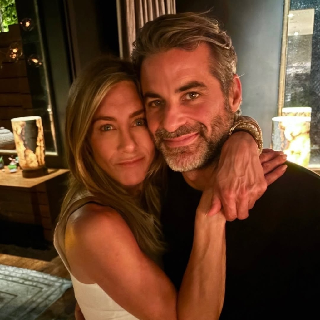 Η Τζένιφερ Άνιστον είναι full in love με τον Τζιμ Κέρτις και δεν έχει λόγο να το κρύψει