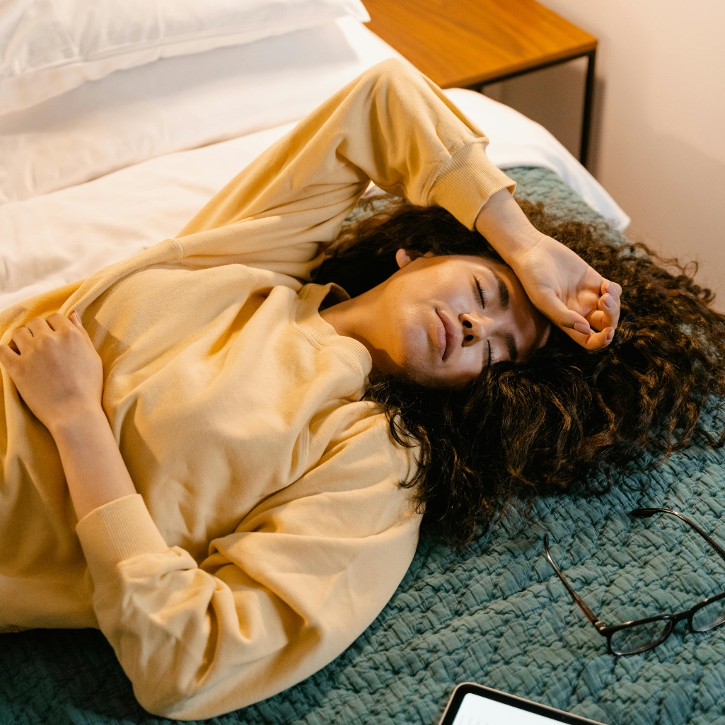 Το σύγχρονο burnout: όχι από τη δουλειά, αλλά από την υπερπροσπάθεια ζωής