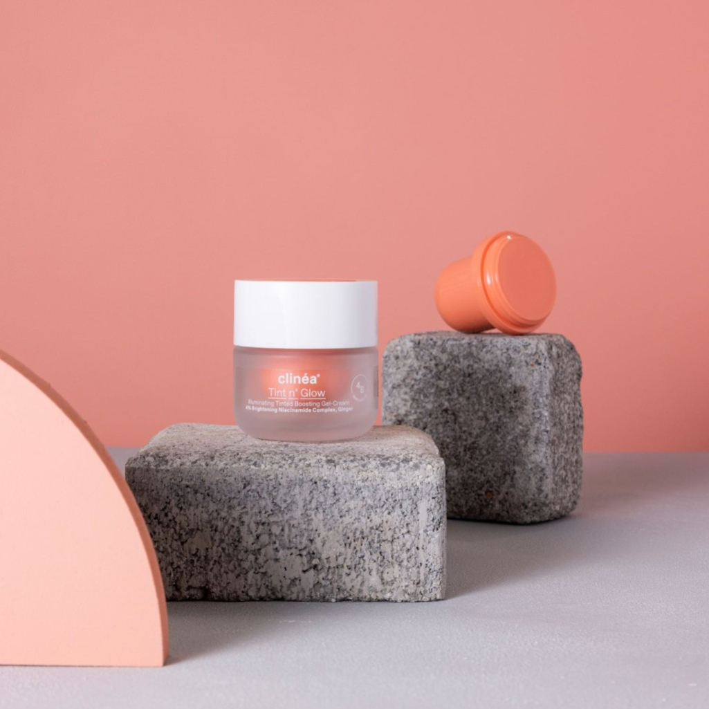 Tint n’ Glow: Η best-seller κρέμα του clinéa για να υιοθετήσεις την skincare-as-makeup τάση αυτό το καλοκαίρι