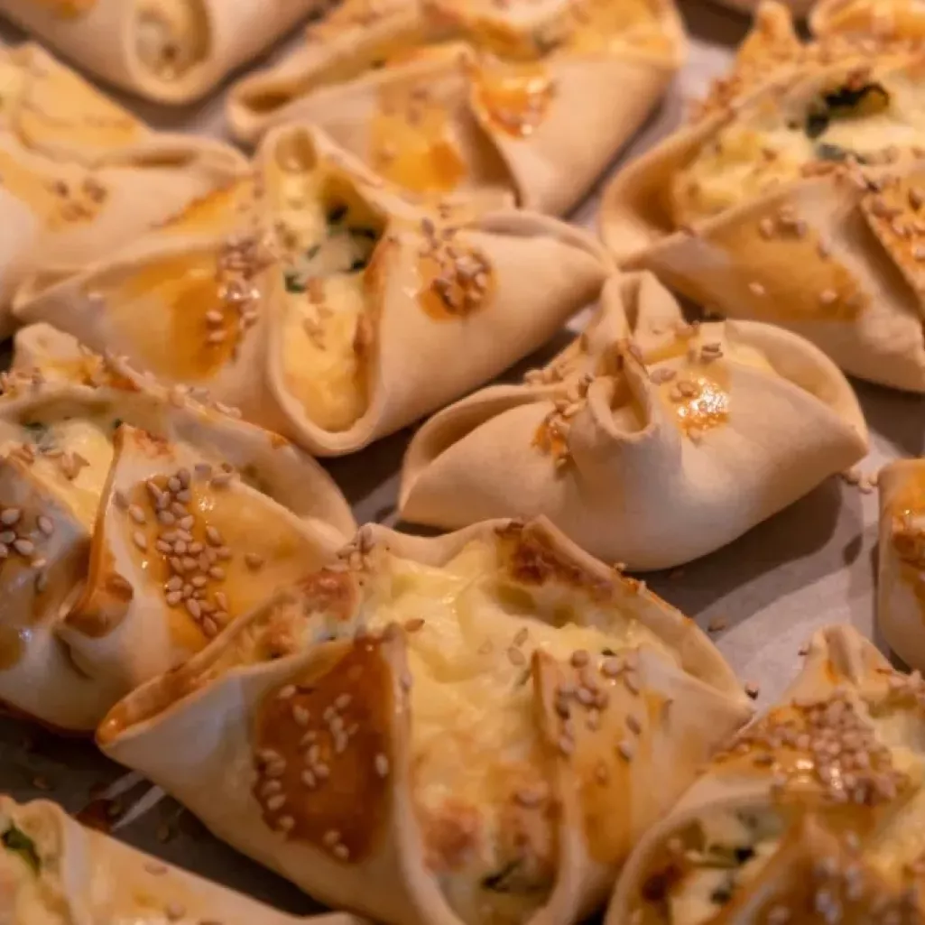 Τα γλυκά του Πάσχα στην Ελλάδα: Ένα γευστικό ταξίδι από το Ιόνιο μέχρι την Κρήτη