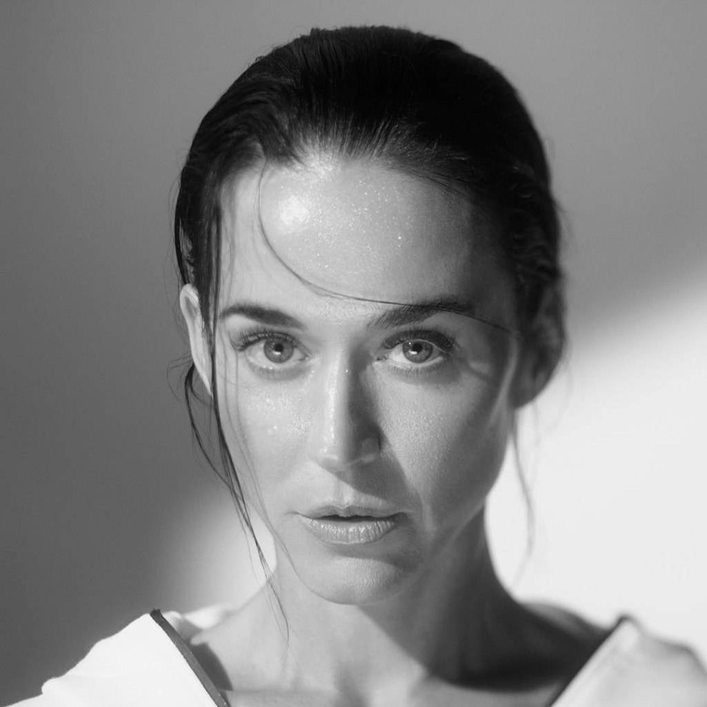 Η Κέιτι Πέρι πρωταγωνιστεί στη νέα καμπάνια του οίκου Balenciaga