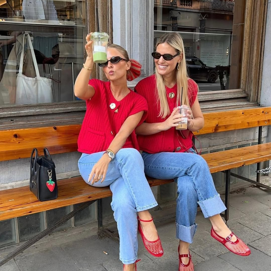 Κόκκινες μπαλαρίνες: 10 +1 looks που θα σε πείσουν να προσθέσεις το αγαπημένο φλατ των Γαλλίδων στη συλλογή σου